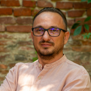 Lucian Neghina eSolutions